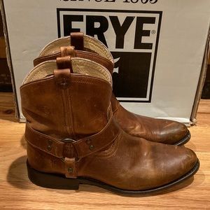 Frye Wyatt harness short cognac booties